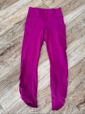 Fabletics Oasis PureLuxe High-Waisted Twist 7/8 Legging